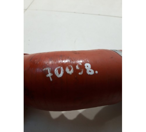 Патрубок системы охлаждения