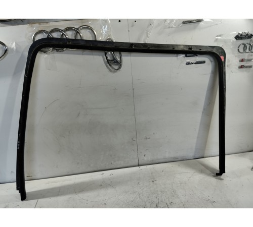 Накладка рамки стекла двери левая