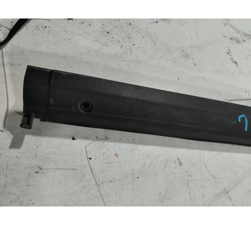 Накладка рамки стекла двери левая