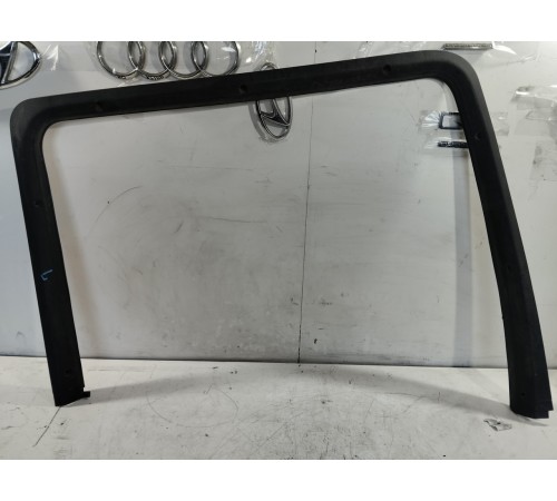 Накладка рамки стекла двери левая