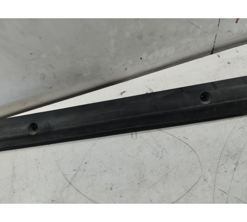 Накладка рамки стекла двери левая