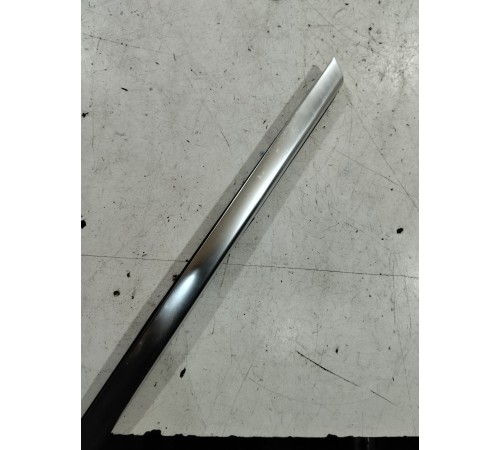 Уплотнитель стекла (задний правый наружный)