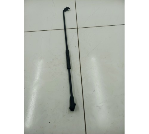 Упор капота