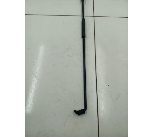 Упор капота