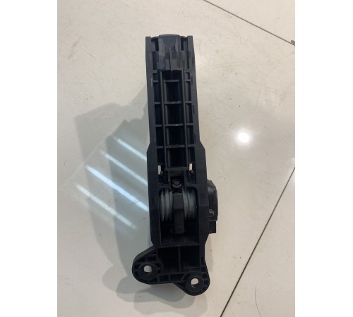 Педаль акселератора