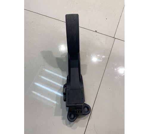 Педаль акселератора