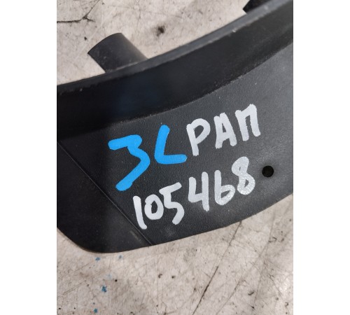 Накладка фонаря левая
