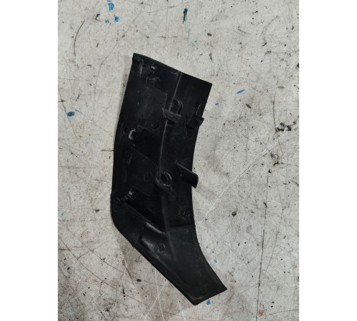 Накладка фонаря левая