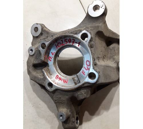 Кулак поворотный(передний левый)