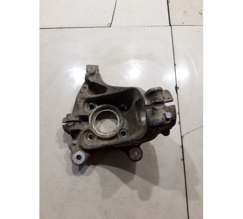 Кулак поворотный(передний левый)