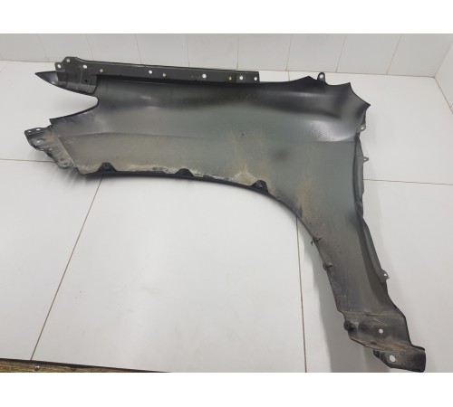 Крыло переднее правое