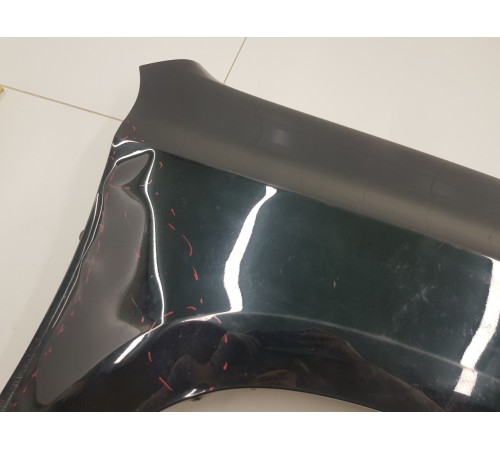 Крыло переднее правое