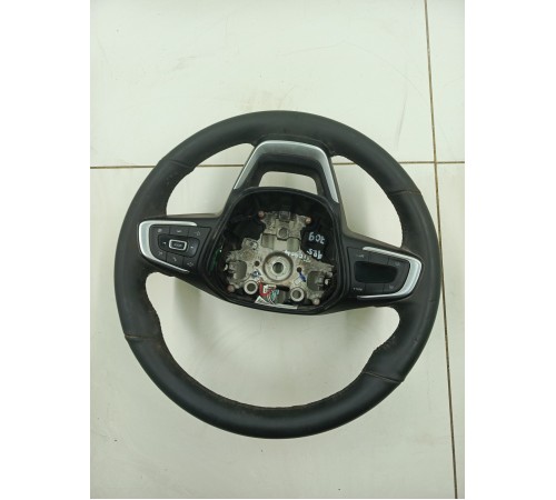 Рулевое колесо в сборе с многофункциональными кнопками