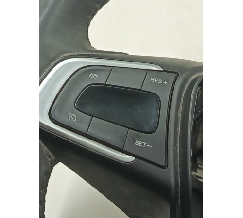 Рулевое колесо в сборе с многофункциональными кнопками