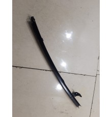 Кронштейн стекла двери (передний, левый)