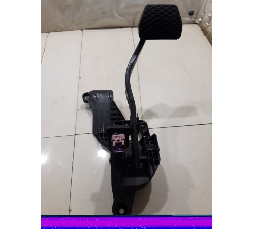 Педаль тормоза