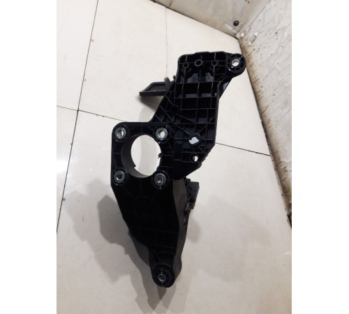 Педаль тормоза