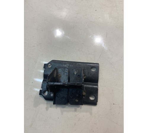 Кронштейн радиатора (левый)