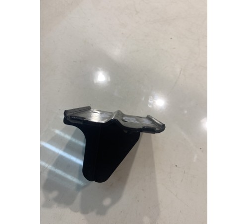 Кронштейн радиатора (левый)