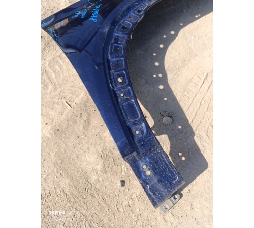 Крыло переднее правое