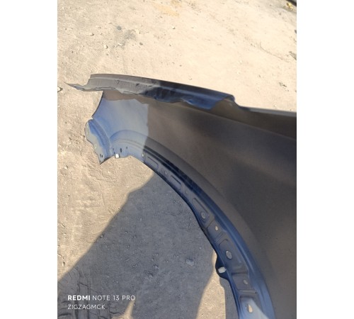 Крыло переднее правое