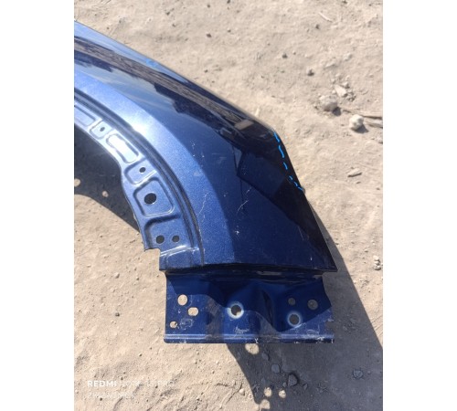 Крыло переднее правое