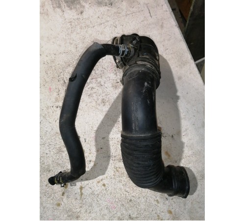 Патрубок воздушного фильтра