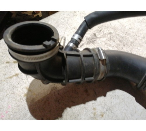 Патрубок воздушного фильтра