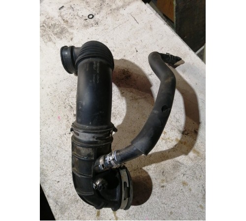 Патрубок воздушного фильтра