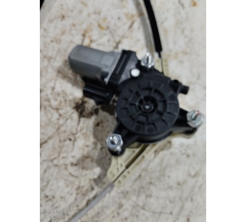 Стеклоподъемник двери передний левый