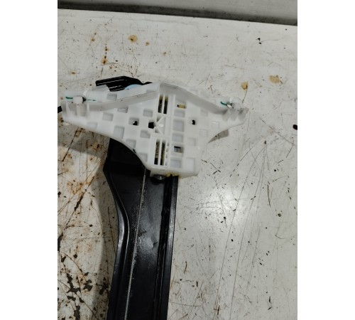 Стеклоподъемник двери передний левый