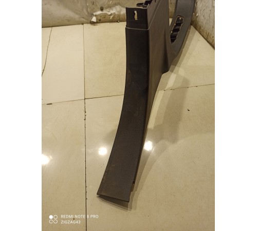 Накладка центральной стойки (нижняя правая)