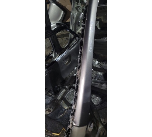 Стойка лобового левая