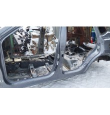 Порог со стойкой(левый)