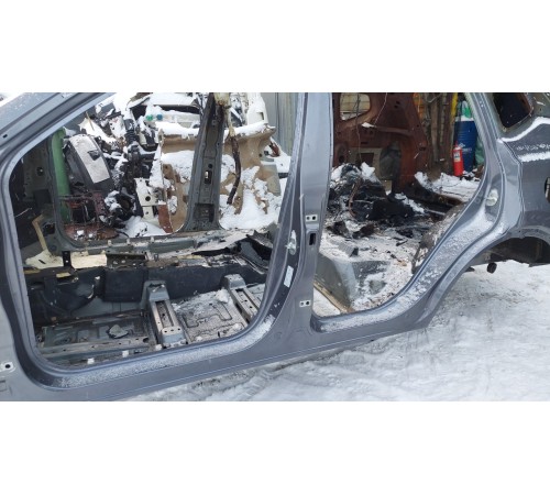 Порог со стойкой(левый)