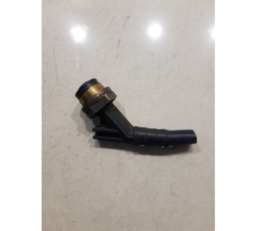 Штуцер клапана аварийного растормаживания