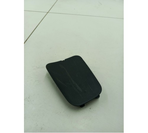 Заглушка обшивки крышки багажника