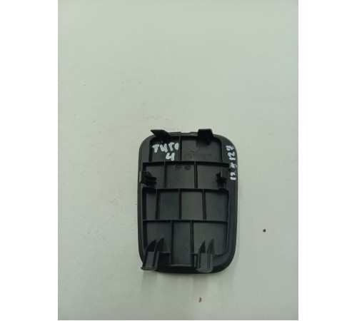 Заглушка обшивки крышки багажника