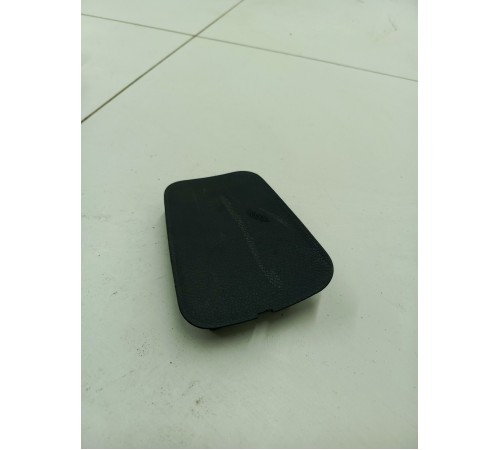 Заглушка обшивки крышки багажника