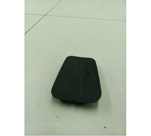 Заглушка обшивки крышки багажника