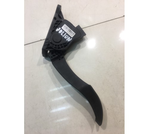 Педаль акселератора