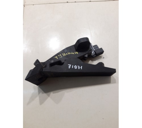 Педаль акселератора