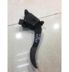 Педаль акселератора