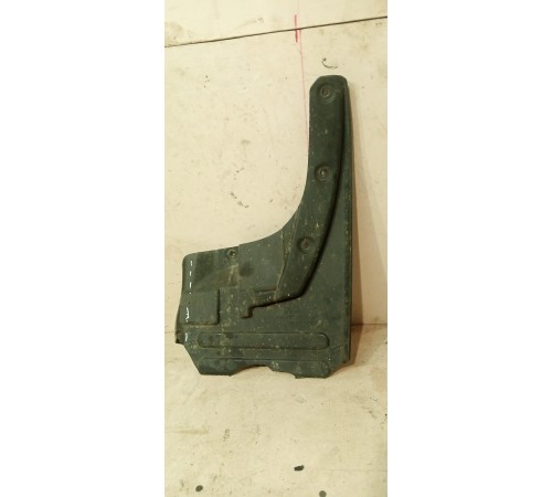 Брызговик передний левый