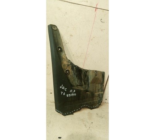 Брызговик передний левый