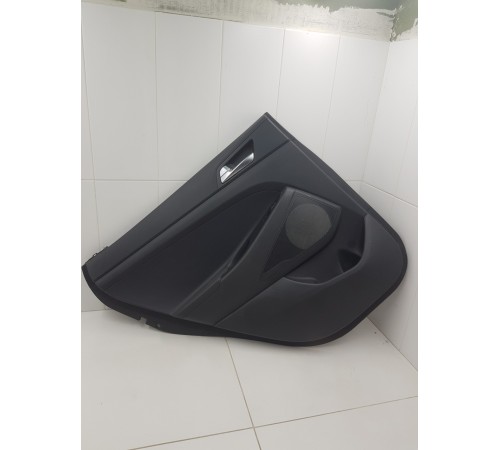 Обшивка двери задняя левая в сборе