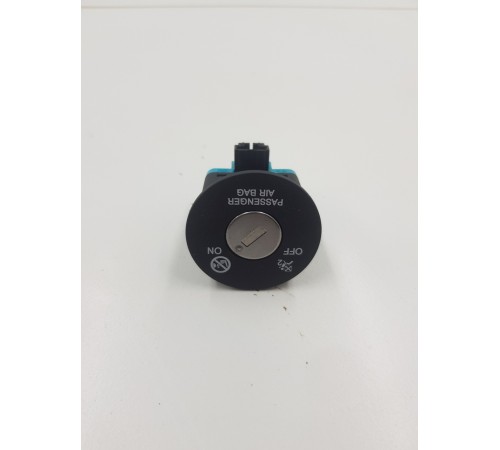 Замок отключения подушек безопасности торпедо