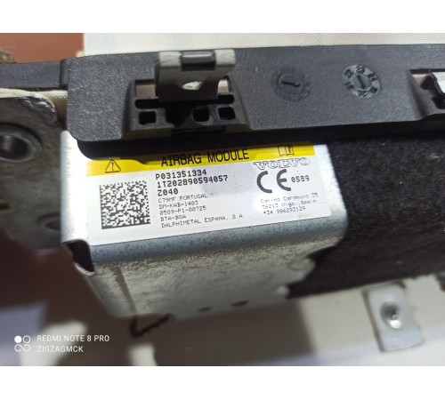 Подушка безопасности коленная