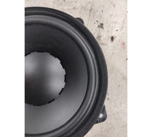 Динамик двери (передний правый)