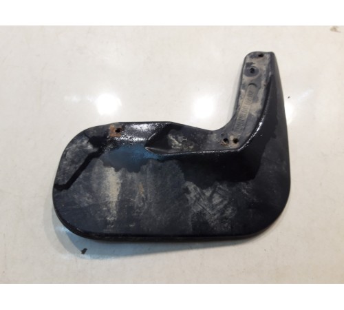 Брызговик задний правый